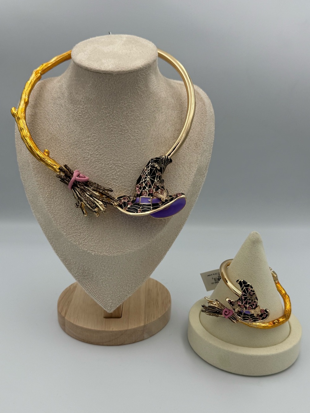 Betsey Johnson Witch Hat Broom Necklace & Bracelet Set NWT Halloween Rare‎